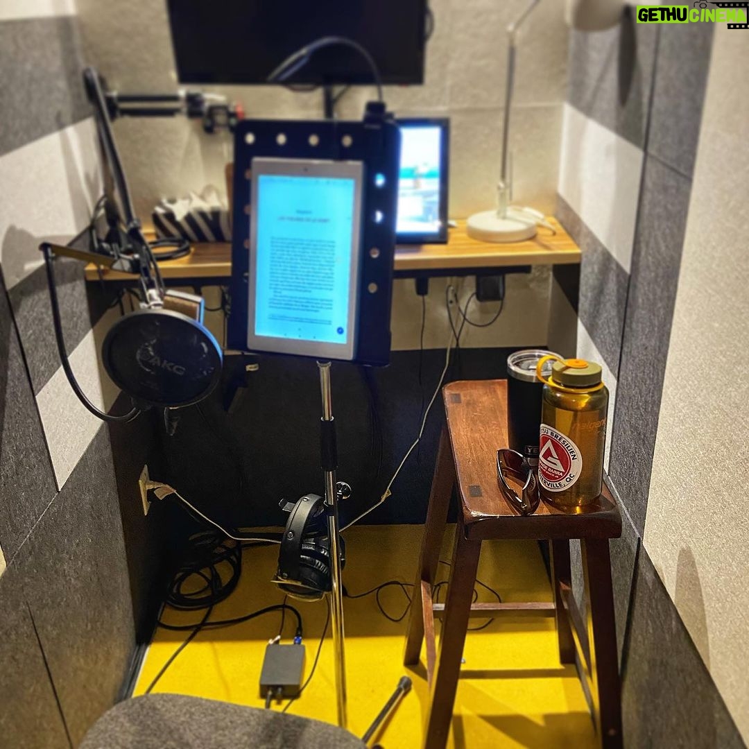 Patrice Godin Instagram - Séance matinale, livre audio 🤙🏻 (Ce n’est pas un des miens)