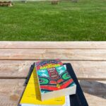 Patrice Godin Instagram - Entre deux journées de tournage et les corrections de mon prochain roman, relecture de Dalva de Jim Harrison. Livre magnifique que j’ai lu il y a plus de trente ans. Si vous allez aux Îles-de-la-Madeleine cet été (ou n’importe quand, en fait), passez faire un tour chez @flottille.artisanes.libraires👌🏻 #roman #lecture #jimharrison #ecriture #ocean #ilesdelamadeleine Les Îles-de-la-Madeleine, Quebec