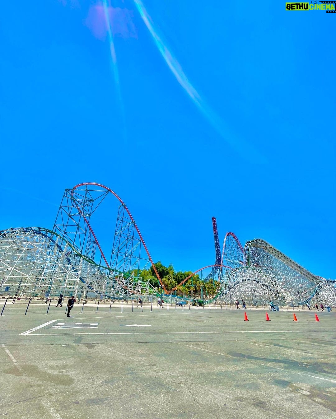 Patrick Quiroz Instagram - Six Flags Magic Mountain