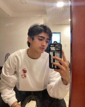 Patrick Quiroz Instagram - One of the best out there! 💇🏽‍♂️ @junar.santos 💯 swipe left