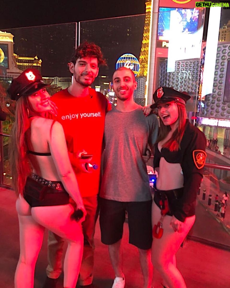 Paul Denino - 2.6K Likes - EDC