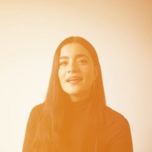 Paulina Gaitán Instagram - 🎬Casting Hack🎭 SELF TAPE Actuación Cómo iluminarte  #actingtips PARTE 4 #selftape #acting #castingcall #actor #auditions #opencall #casting

Te muestro cómo iluminarte de forma correcta con luz artificial o focos caseros para una Audición, Casting o SelfTape. En una época en la que la forma que tenemos los actores para mostrar nuestro trabajo a las agencias de casting, managers, director@s de castings, director@s y productor@s es vía SelfTape lo mejor que podemos hacer como comunidad artística es apoyarnos en esta nueva normalidad y mostrar nuestro talento de la mejor forma posible. Esto nos ayudará a ser más competitivos y enfocarnos en la actuación 🎥 
Espero que estos consejos les funcionen, díganme que piensan en los comments ⬇️❤️

@cachephoto @theindiefilmschool