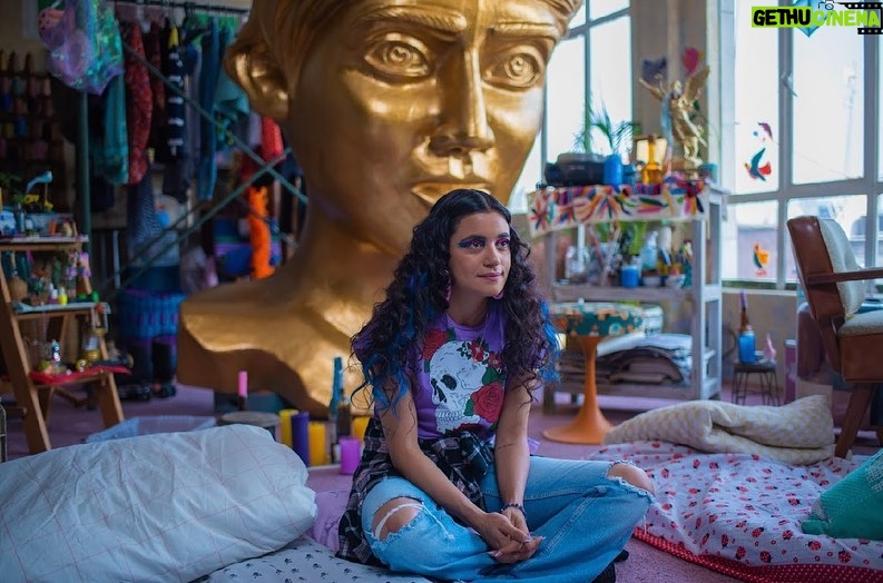 Paulina Gaitán Instagram - Hoy se estrena Maquíllame otra vez en cines Es una emoción poder compartir con ustedes esta película! Gracias a @fabula_prod y Guillermo Calderon ❤️🔥❤️🔥❤️🔥❤️🔥💕