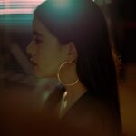 Paulina Gaitán Instagram – Destellos ✨
📸 @cannedtrout 

#dark #shadow #photooftheday #womanpower #womenphotographers #womenphotography #stayhome #instamoment #outfits #actress