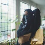 Paulina Gaitán Instagram – Arriba las manos 🖤🔫🎥
Hands Up 
📸 @cachephoto 

 #photography #photo #love #life #model #girl #photooftheday #beautiful #fun #facemask #filmset #setlife