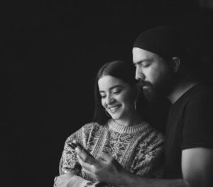 Paulina Gaitán Instagram - Gracias amor por construir de la mano esta realidad tan soñada.✨

Por lo que nos hemos convertido juntos, el mejor equipo.

Te amo siempre! Mi compañero, amigo, confidente pero sobre todo mi hombre hermoso 
@cachephoto ❤️❤️❤️❤️❤️❤️❤️❤️✨
Feliz aniversario 🔥