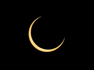 Paulina Gaitán Instagram - Ring of fire - Eclipse Anular 14 Octubre 2023. 

Entre Campeche y Mérida #hecelchakán en la justa franja de Anularidad 

Estas fotos la tomamos en el con la Sony alpha a1 y lente 200-600Gmaster con 2x Teleconverter y un filtro Kase ND100,000

@alphabysony_latin @kasefiltersmexico 
@paugaitan 
Llegamos al punto exacto gracias a nuestro amigo 
@efrainpanda 

#sonyalphapartners #kasefilters #eclipsesolar