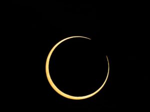 Paulina Gaitán Instagram - Ring of fire - Eclipse Anular 14 Octubre 2023. 

Entre Campeche y Mérida #hecelchakán en la justa franja de Anularidad 

Estas fotos la tomamos en el con la Sony alpha a1 y lente 200-600Gmaster con 2x Teleconverter y un filtro Kase ND100,000

@alphabysony_latin @kasefiltersmexico 
@paugaitan 
Llegamos al punto exacto gracias a nuestro amigo 
@efrainpanda 

#sonyalphapartners #kasefilters #eclipsesolar
