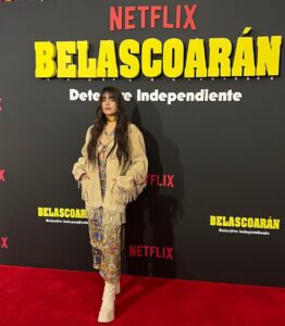 Paulina Gaitán Instagram - En la alfombre de Belascoaran ❤️‍🔥 Muy contenta y agradecida Gracias por dejarme hermosa @sean_derbes @emmimua @andreamdz Primer look @gabriellevenguer Segundo look @rafaella.clo