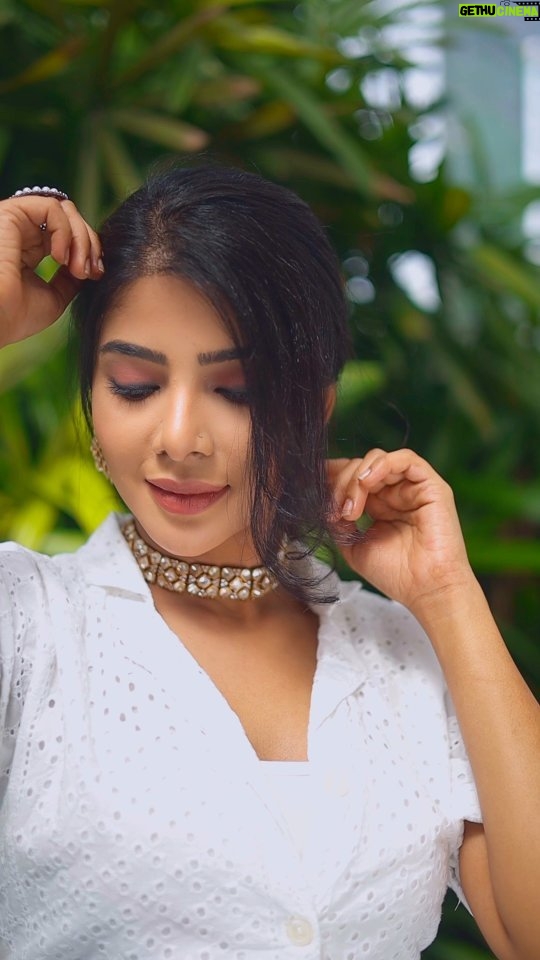 Pavithra Lakshmi Instagram - 🤍 Shot by @__studiotic_studio_presents__ Makeup @jay_makeup_artist_ Edit @vignesh_kumar.rb