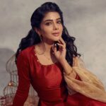 Pavithra Lakshmi Instagram - 🥰 Wearing @tamarachennai Shot by @arungnanavel Team @nithin_alex_joseph_ Mua @ratnamakeupartist Hair @mahi_hairdo