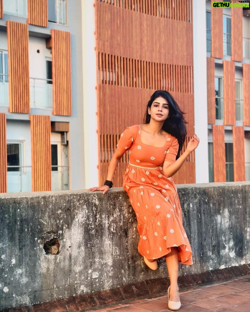 Pavithra Lakshmi Instagram - Sunsets and Sparkles✨ 📷 @arungnanavel Wearing @tamarachennai