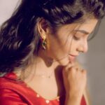 Pavithra Lakshmi Instagram – En aasai un mele❤️🫶🏻
Wearing @tamarachennai 
Mua @ratnamakeupartist 
Hair @mahi_hairdo 
Shot and edited by @vignesh_kumar.rb