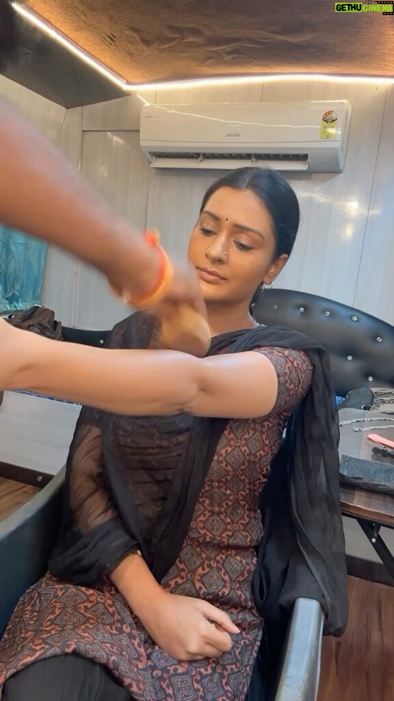 Payal Rajput Instagram - Paayal ➡ Shailu You have shown tremendous love for Magalavaaram. I’m excited to share my hair and makeup transformation video with you. It took me 2 hours to create this unique look for the character, and I’m quite exuberant to have had the chance to step outside the usual. Special Thanks to my team 🙏🏼 Makeup by @mua_sriman Hairdo @hairartistpoojagupta Assisted by @skrajavarma Costumes by @mudasarmohamad ♥ Lmme know what you think about my look 🥰🦋🥰?