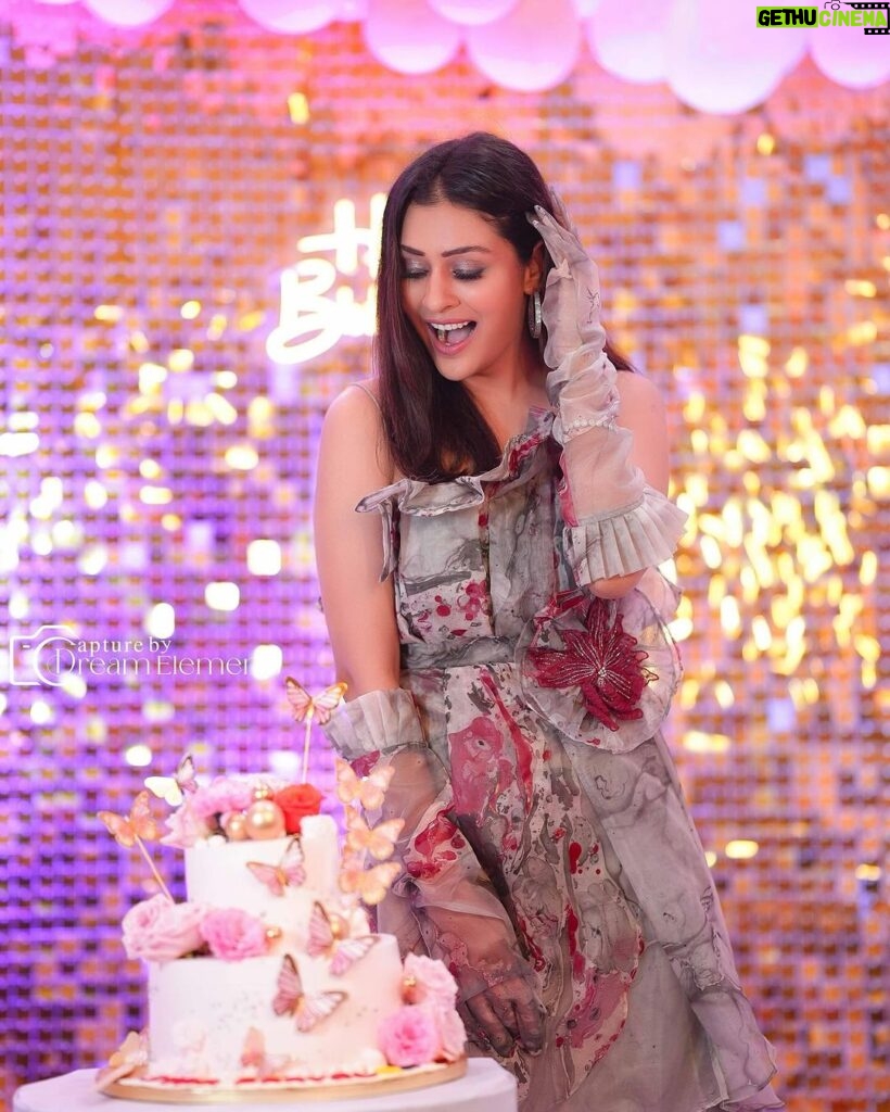 Payal Rajput Instagram - “Five days late but still feeling the love! 🎂 Grateful for the love and memories! 🎂🎉 #BelatedCelebration” Wearing @Styled by @impriyankasahajananda Outfit @thevoguenaari ♥ —————————————— Captured by @capturebydreamelements 📸 —————————————————————- Beautiful decor by @season5events 💐