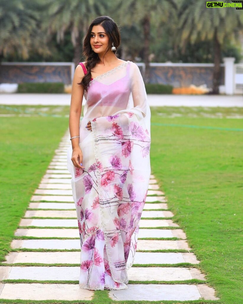Payal Rajput Instagram - Get endless elegance via saree. 🥻 Styled by @impriyankasahajananda Outfit @aadhya_designs ————————————— Hairdo @salmasayyed47 Mua @mua_sriman #styledbypriyankasahajananda