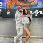 Peter Queally Instagram – Saturday night used to be into town for a Ribeye and a night out, now it’s into the gym, smash the weights and do bursts on the rower until I’m about to puke……..
Then home for the Ribeye 😂😂
And this is not a bad way to live either 🙏🏼👊🏼😂 SBG Naas