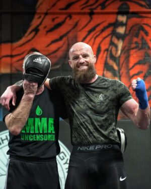 Peter Queally Instagram - Great session tonight with @coachdavidjones !
Fight news soon!