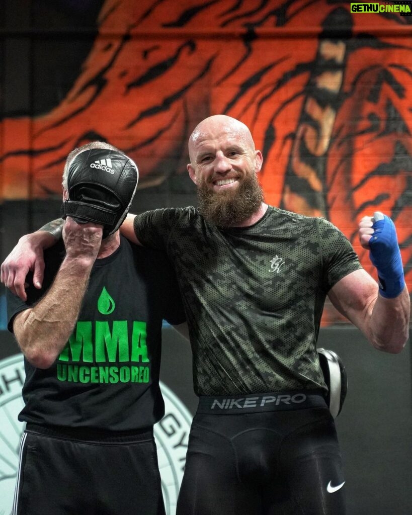 Peter Queally Instagram - Great session tonight with @coachdavidjones ! Fight news soon!