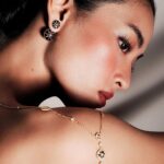Phạm Nguyễn Lan Thy Instagram - Lan Thy trên tạp chí ELLE tháng 9 - Fashion Issue 🌸 Photographer: @_deyu95 Concept: @duongductien Makeup & hairdresser: @tungchautran Model: Lan Thy Produce: Tô Thanh Liêm Lighting: Kevin LC Retoucher: Trần Thái Beauty editor: @nickykhanhngoc Creative director: @iohuyvo