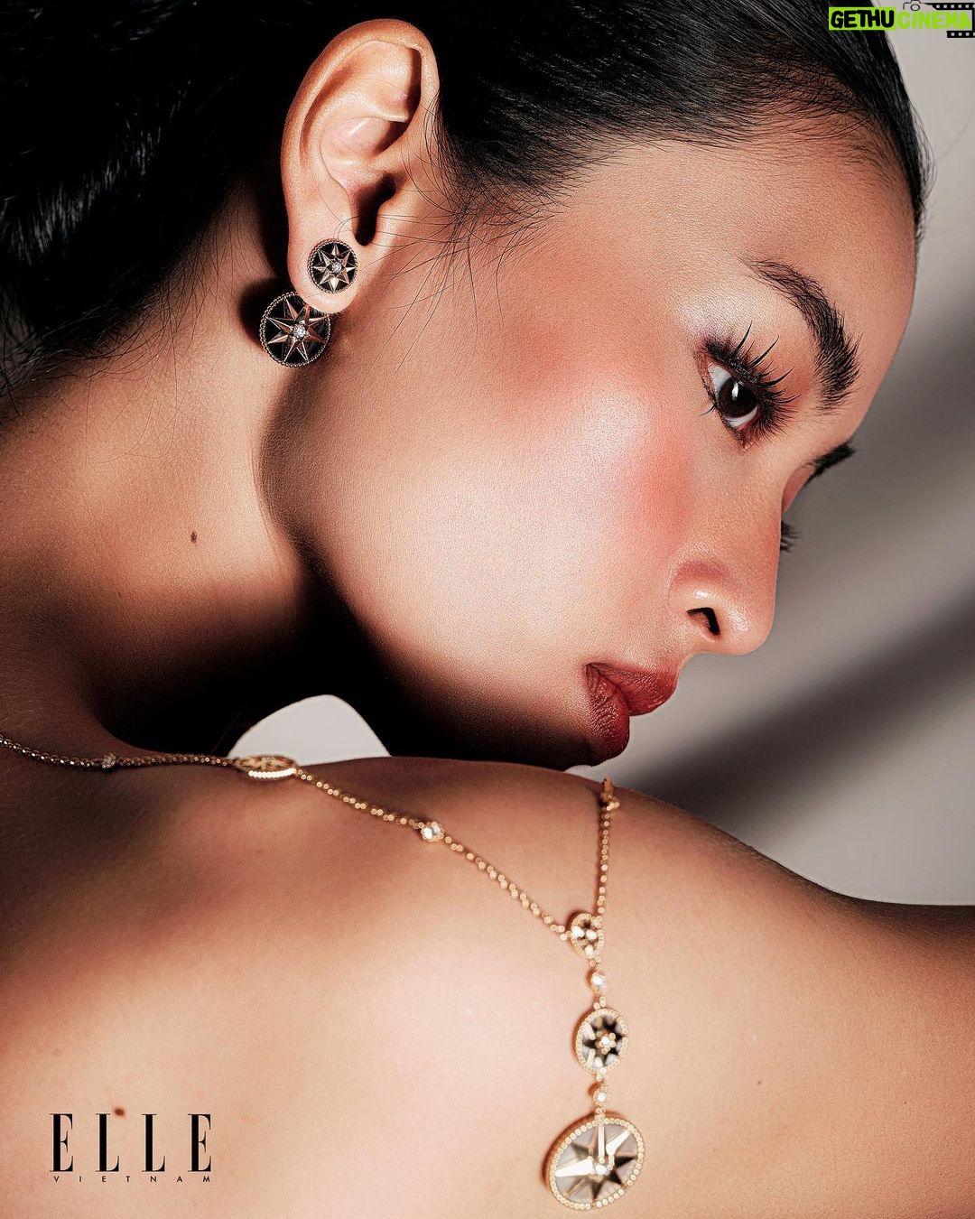 Phạm Nguyễn Lan Thy Instagram - Lan Thy trên tạp chí ELLE tháng 9 - Fashion Issue 🌸 Photographer: @_deyu95 Concept: @duongductien Makeup & hairdresser: @tungchautran Model: Lan Thy Produce: Tô Thanh Liêm Lighting: Kevin LC Retoucher: Trần Thái Beauty editor: @nickykhanhngoc Creative director: @iohuyvo