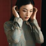 Phạm Nguyễn Lan Thy Instagram - Áo dài về với cơn mưa Tóc thời gian rối bao mùa hỡi em