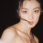 Phạm Nguyễn Lan Thy Instagram - “Cinderella trước khi mất giày” Trong chiếc váy @chatsbycdam và trang sức từ nhà @pnj_jewelry Fashion show @ellevietnam 💄 @_khanhtq_ 📸 @hainguyenstudio _______