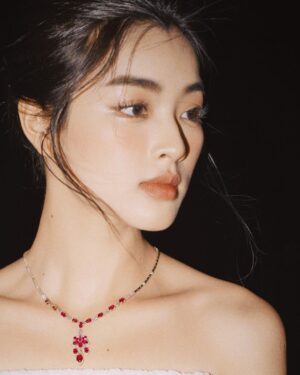 Phạm Nguyễn Lan Thy Instagram - “Cinderella trước khi mất giày”

Trong chiếc váy @chatsbycdam và trang sức từ nhà @pnj_jewelry 

Fashion show @ellevietnam 

💄 @_khanhtq_ 
📸 @hainguyenstudio 

_______