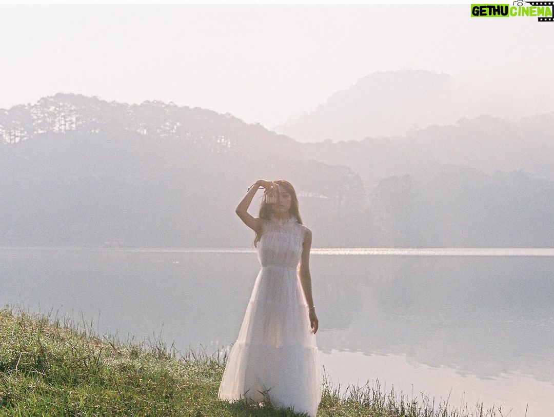 Phạm Nguyễn Lan Thy Instagram - Đà Lạt sớm mù sương Da Lat