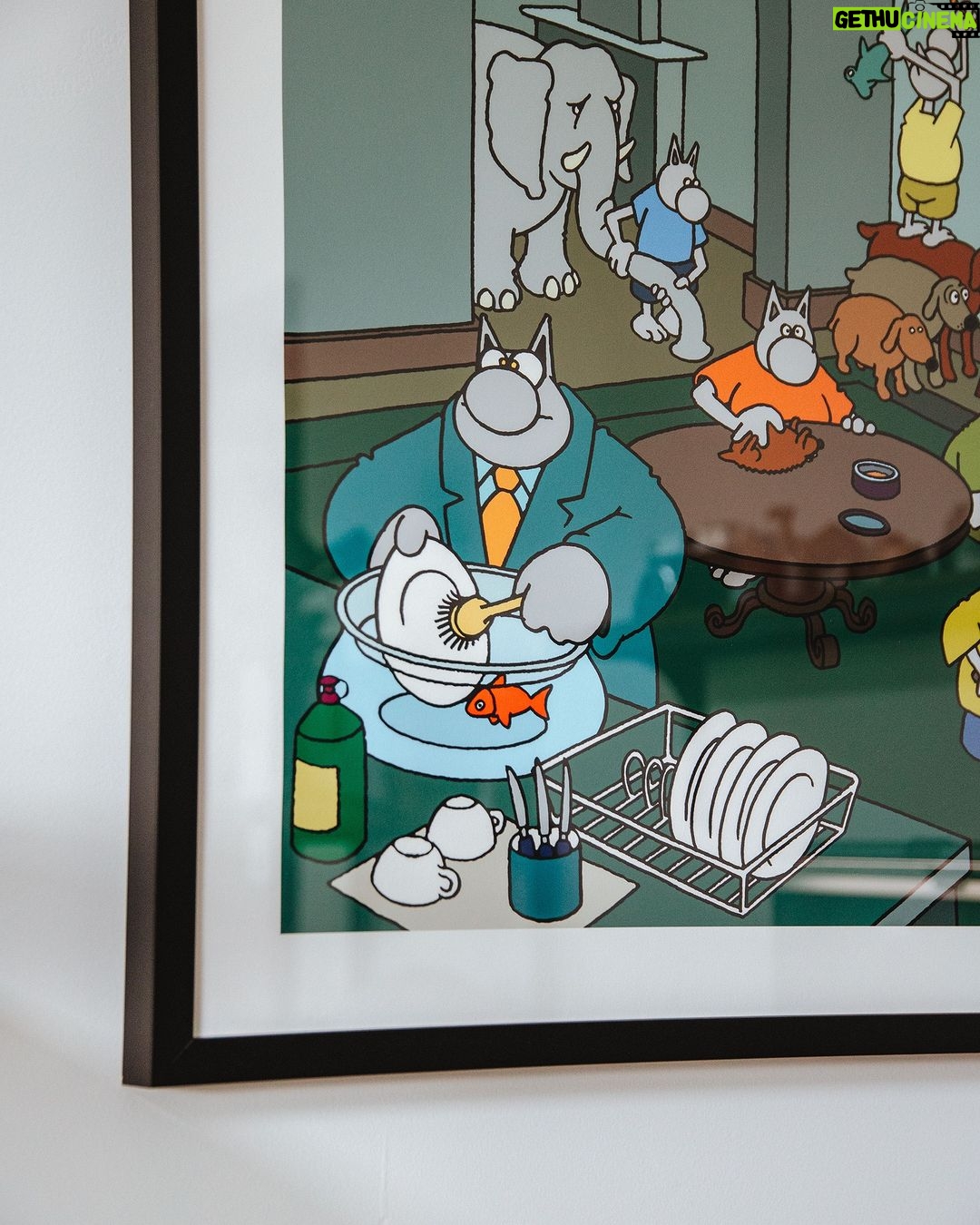 Philippe Geluck Instagram - « HOME SWEET HOME », c’est le titre de cette nouvelle estampe numérique 70x70 cm. Jet d'encres pigmentaires sur papier Hanemhüle FineArt 307gr. Envoyé sous tube. Frais de port offerts. Tirage limité à 100 exemplaires, numéroté et signé par l'artiste. Disponible sur la boutique du Chat : https://lechat.com/boutique/fr/digigraphies-originales/680-home-sweet-home-70x70.html