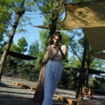 Phoebe Yuan Instagram - 最近在散步回家或是洗澡的時候忽然有點理解，一直糾結的那些事、那些人。 懂了因為曾經經歷過的壓力，所以選擇淡漠的時候，反而是一種愛。 @clubmonaco @imaginextw #ClubmonacoTW