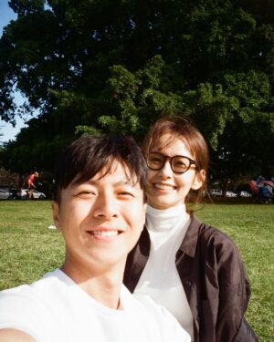 Phoebe Yuan Instagram - 理解了自己是個普通的人，我有情感、感性大於理性，對於一些事情的發生，無法完全公正客觀看待。

發現有時候站在至高點去評論，是非分明、清楚簡單。但在不同角度中看見了一幅幅極度殘忍的寫實風格繪畫，我什麼都說不出口，但這巨大的悲傷籠罩著我。

嘿！親愛的！很多事我還在學習，但我承諾會盡我所能的接住你。