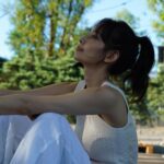 Phoebe Yuan Instagram - 最近在散步回家或是洗澡的時候忽然有點理解，一直糾結的那些事、那些人。 懂了因為曾經經歷過的壓力，所以選擇淡漠的時候，反而是一種愛。 @clubmonaco @imaginextw #ClubmonacoTW