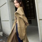 Phoebe Yuan Instagram - 服裝的魔力是一旦開始欣賞，任何的小細節都像是夢遊仙境的入口，進入設計師的華麗小宇宙。 @seivson 精緻卻輕盈的巧思滿滿，最喜歡份量十足卻能讓人感受俐落的氛圍。 @tpe.fashionweek @_ssss816 @justin_chan @mikamikatsai