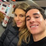 Pimpinha Jardim Instagram - Earl’s Court foi a nossa estação dos últimos dias, aprendemos a andar de metro e não quisemos outra coisa, mais rápido e mais barato. Hoje fomos passar o dia a Brick Lane, tem música na rua e lojas em segunda mão. Aproveitamos e estivemos com amigos que vivem em Londres, fomos almoçar ao Five Guys e passear ao Flower Market, no final da tarde voltamos de “tube” para o Hotel para apanharmos avião e voltar para casa. O dia de ontem “posto” amanhã ou depois que quando cheguei a cama estava exausta. Uma viagem que os miúdos não vão certamente esquecer, nem eles nem eu. Londres foi espetacular, até um dia destes💂‍♀️🎡🇬🇧