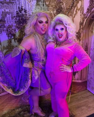 Pixie Polite Instagram - DragCon Photo dump 2!
•
I wasn’t just a regular mom, I was a cool mom! 💅 
•
@coppertoppqueen @jonbersblonde @officialsistersister @smintydrop @issumtingwong @iamblackpeppa 
•
#drag #dragrace #dragraceuk #dragcon #dragconuk #rpdr #wig #wigs #lacefrontal #dragqueen #dragqueens #makeup #mua #instadrag #dragqueensofinstagram #lgbtq #gayuk #draguk #picoftheday #photooftheday #rpdruk #rupaul #rupaulsdragrace #rupaulsdragraceuk #jonbersblonde #smintydrop #sumtingwong #coppertopp #sistersister #blackpeppa