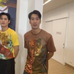 Piya Sawetpikul Instagram - #ก้องแอบดู #ก้องขอเผือก งานแฟชั่นเปิด #คอลเลชั่นใหม่ คอลเลกชัน 2024 อย่างเป็นทางการผ่านการแสดงแบบแฟชั่นโชว์ การกุศลในชุด SIRISINLAPIN Art for Life 2024 LOVING KINDNESS HEART of GIVING สานหัวใจแบ่งปัน ส่งต่อการให้กันและกันด้วย ความรักความเมตตา แสดงแบบจากเหล่านัก แสดงนำโดย เก้า - นพเก้า เดชาพัฒนคุณ , ออม - กรณ์นภัส เศรษฐรัตนพงศ์, พีพี - ปุญญ์ปรีดี คุ้ม พร้อม รอดสวาสดิ์ , หน่อย - บุษกร วงศ์พัวพันธ์, เดี่ยว - สุริยนต์ อรุณวัฒนกูล, หมอก้อง - สรวิชญ์ สุบุญ ร่วมกับแพทย์ พยาบาล และนักศึกษาจาก ราชวิทยาลัยจุฬาภรณ์ ที่จะมาร่วมถ่ายทอดความ งดงามของผลิตภัณฑ์การกุศลคอลเลกชันใหม่ ล่าสุด รังสรรค์ลวดลายจาก 8 ผลงานภาพวาดฝี พระหัตถ์”เสือ“อันทรงคุณค่าขององค์สิริศิลปิน โดยสะท้อนเรื่องราวมุมมองชีวิตประจำวันในอิริย บทต่าง ๆ ความเกื้อกูลกันและกันระหว่างชีวิตกับ ธรรมชาติ ความมีเมตตาต่อกันผ่านการแสดงออก ทางแววตาของเสือที่ทรงสร้างสรรค์ พร้อมเฉดสีห ลากลายอันเป็นเอกลักษณ์ สร้างสุนทรียศาสตร์นำ ศิลป์สู่ชีวิตในทุกมิติ นำรายได้สมทบทุนมูลนิธิศรี สวางควัฒน ในพระอุปถัมภ์ ฯ เพื่อช่วยเหลือผู้ป่วย ที่ขาดแคลน และจัดซื้อเครื่องมือแพทย์ เพื่อโรงพยาบาลจุฬาภรณ์ ราชวิทยาลัยจุฬาภรณ์ คลิกรับชม: https://youtube.com/live/ Vb6l kIBndQ?feature=share #SIRISINLAPINArtforLife #2024LovingKindness #HeartofGivingLovingKindness #มูลนิธิศรีสวางควัฒนฯ #โรงพยาบาลจุฬาภรณ์ #ราชวิทยาลัยจุฬาภรณ์ #เป็นเลิศเพื่อทุกชีวิต #Srisavangavadhanafoundation #ChulabhornHospital #ChulabhornRoyalAcademy #CRAChulabhornChannel Facebook: SrisavangavadhanaCRA Instagram: SrisavangavadhanaCRA LINE: @srisavangavadhana คลิก >> https://shop.line.me/ @srisavangavadhana @noibud @kong_sarawit @deawsuriyont @numberx9th @punpreedee @orm.kornnaphat @ladydna