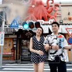 Piya Sawetpikul Instagram – วาสนาผู้ใดหนอ ไม่ต้องรอไปถึงญี่ปุ่น ! #ลิ้นติดโปรgoติดดาวพาไปเวิ้งโอซาก้าที่ใหญ่ที่สุดแห่งชลบุรี กับมุมใหม่บรรยากาศชวนฟิน ถ่ายรูปกันให้ฉ่ำใจ แล้วไปกินอาหารญี่ปุ่นสูตรที่ถูกต้อง ทั้ง ทาโกยากิ อุด้งเส้นสด แกงกะหรี่ ซูชิ ต่อด้วย เบเกอรี่นำเข้า หน้าตาน่ารัก รับบรรยากาศฮาโลวีน ที่เดียวครบ ได้ทั้งภาพสวยๆฟินๆ และได้กินของอร่อย ดูสดพร้อมกัน 07:50 น. ดูทีวีกด33ดูมือถือกด3plus  @topdaraneenute @ishant_mav @babybee_happy @nare_naja