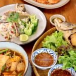 Piya Sawetpikul Instagram - ล้อมวงกินข้าว ริมฝั่งคลอง นัดกันอาทิตย์นี้ไปร้านบรรยากาศดี อร่อยครบเครื่องสำรับไทย ละเลียดบรรยากาศร่มรื่น สองฝั่งน้ำ ลิ้มรส น้ำพริกระกำสูตรดั้งเดิม แกงป่าปลาคังชิ้นโตๆ ปลากระพงทอดกรอบน้ำจิ้มสุดแซ่บ ยำชะอมทอดหากินยาก ตบท้ายด้วยของหวานสุดละมุน เหมาะที่สุดสำหรับวันหยุดพิเศษของครอบครัว แนะนำให้เลยใน #ลิ้นติดโปรGoติดดาว อาทิตย์นี้ 07:50น. ดูทีวีกด33ดูมือถือกด3plus @topdaraneenute @ishant_mav @babybee_happy @nare_naja