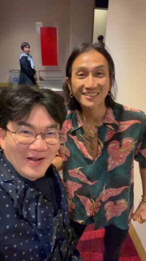 Piya Sawetpikul Instagram - #ก้องแอบดู #ก้องขอเผือก เจอพี่ #ตูนบอดี้สแลม #สุดน่ารัก #สุดยอดศิลปิน #น่ารักมากกกกกกกก #ขอแสดงความยินดี ล่วงหน้ากับ  พี่ #ตูนบอดี้สแลม @artiwara และน้อง #ก้อยรัชวิน @rachwinwong ที่พรุ่งนี้จะต้อนรับ❤️สมาชิกใหม่ ของครอบครัว #น้องเวลา  #ขอให้น้องสุขภาพแข็งแรง #มีความสุขมากๆทั้งครอบครัวนะคะ #lovelovelovelove