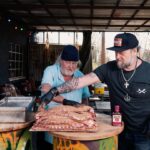 Plura Jonsson Instagram - I reklamsamarbete med Bull's-Eye BBQ-sauce. En av sommarens höjdpunkter! Jag & Mats på Garage gästade Matgeeks youtubekanal i en livesänding där vi delade grilltips. Brassade fantastiska burgare och ribs med olika såser från Bull’s-Eye. Riktigt gott! @garagebar.se #garagebar #plura @johanhedberg Garage - Good Stuff for Good People