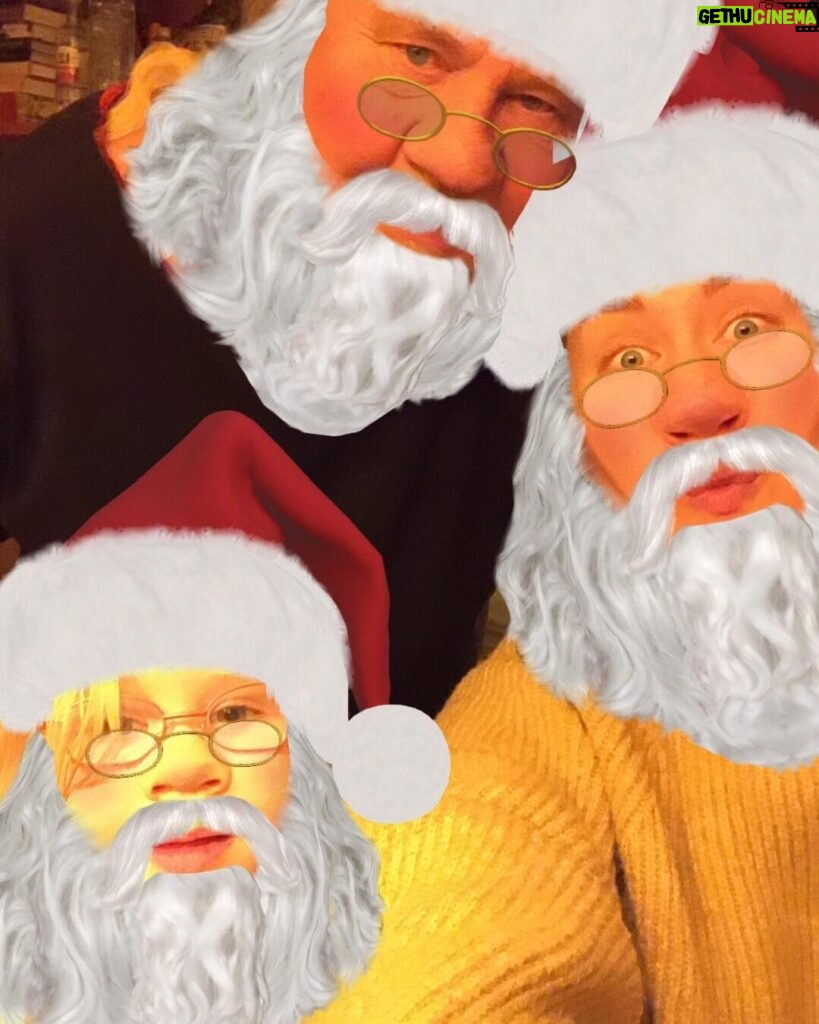 Plura Jonsson Instagram - Glad jul från Lisa, Matilda och plura bra va