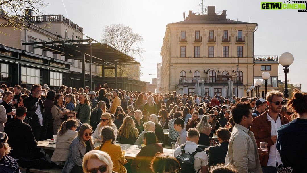 Plura Jonsson Instagram - Jag och mitt band spelar på Mosebacketerassen nu på måndag den 26/8 - ses där. Biljetter: www.blixten.se/plura