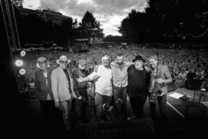 Plura Jonsson Instagram - Tack alla  #Eldkvarn #plura 📸: Fredrik Hjerling