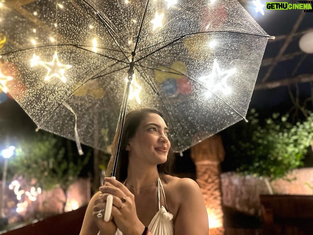 Pooja Banerjee Instagram - Note to self on this birthday… 1. Be grateful to the things I have and savour it, nurture it, preserve it and blossom in its pertinence… 2. Love more with all my heart and might. 3. Take care of my physical and mental health. 4. Keep things simple, tranquil, calm and serene. 5. Give a pat on my back everyday for all my big and small endeavours. 6. keep reminding all the 5 points.. ❤️🍺🌼 Happy Birthday To Me!!! #BirthdayGirl #HappyBirthdayToMe #Scorpio #selfloveistruelove Goa