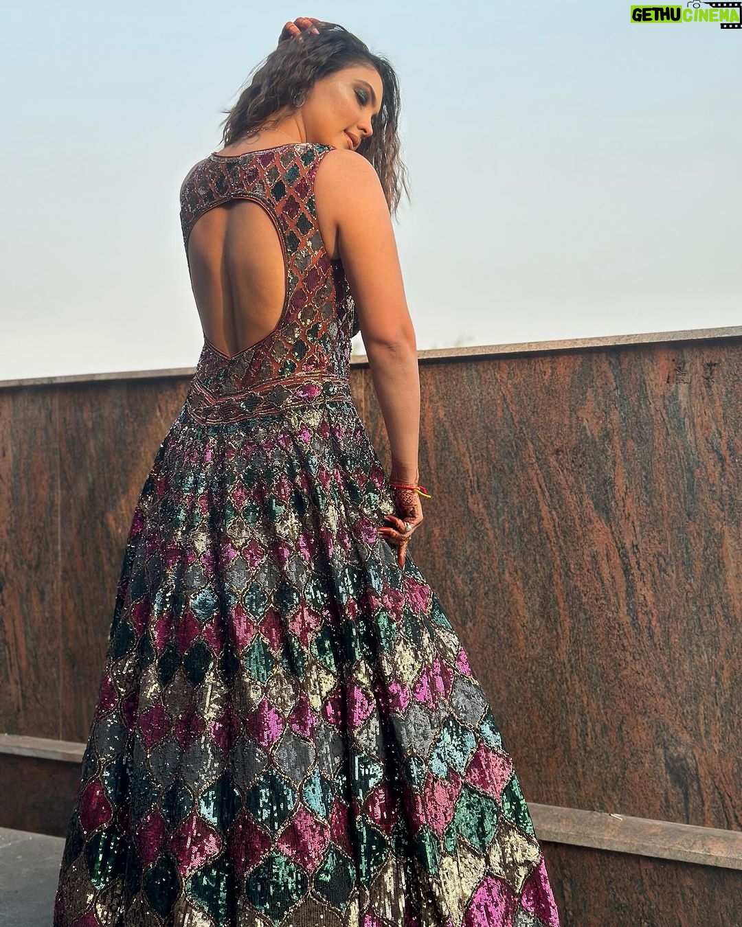 Pooja Banerjee Instagram - Bling bling… it’s kind of my thing ❤️🧿 #Winterweddings #DelhiWedding HMU BY @geetanjalisalon @geetanjalisalonacademy New Delhi