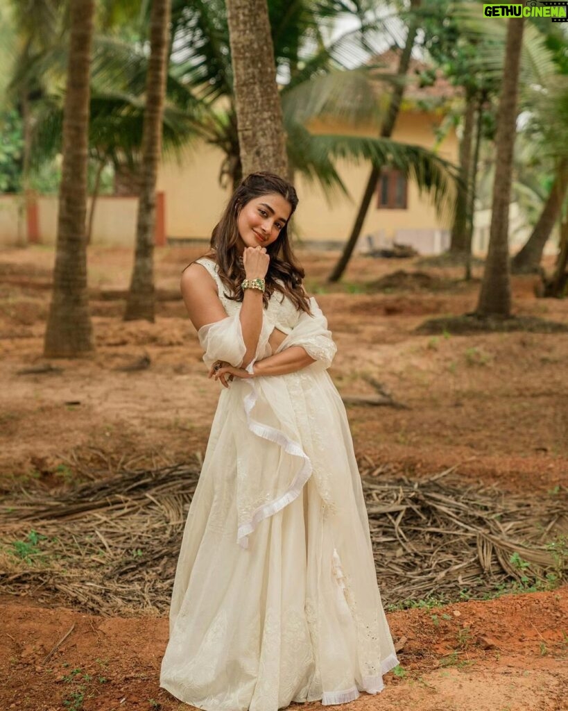 Pooja Hegde Instagram - Coconut 🥥☺️ Mangalore,Karnataka