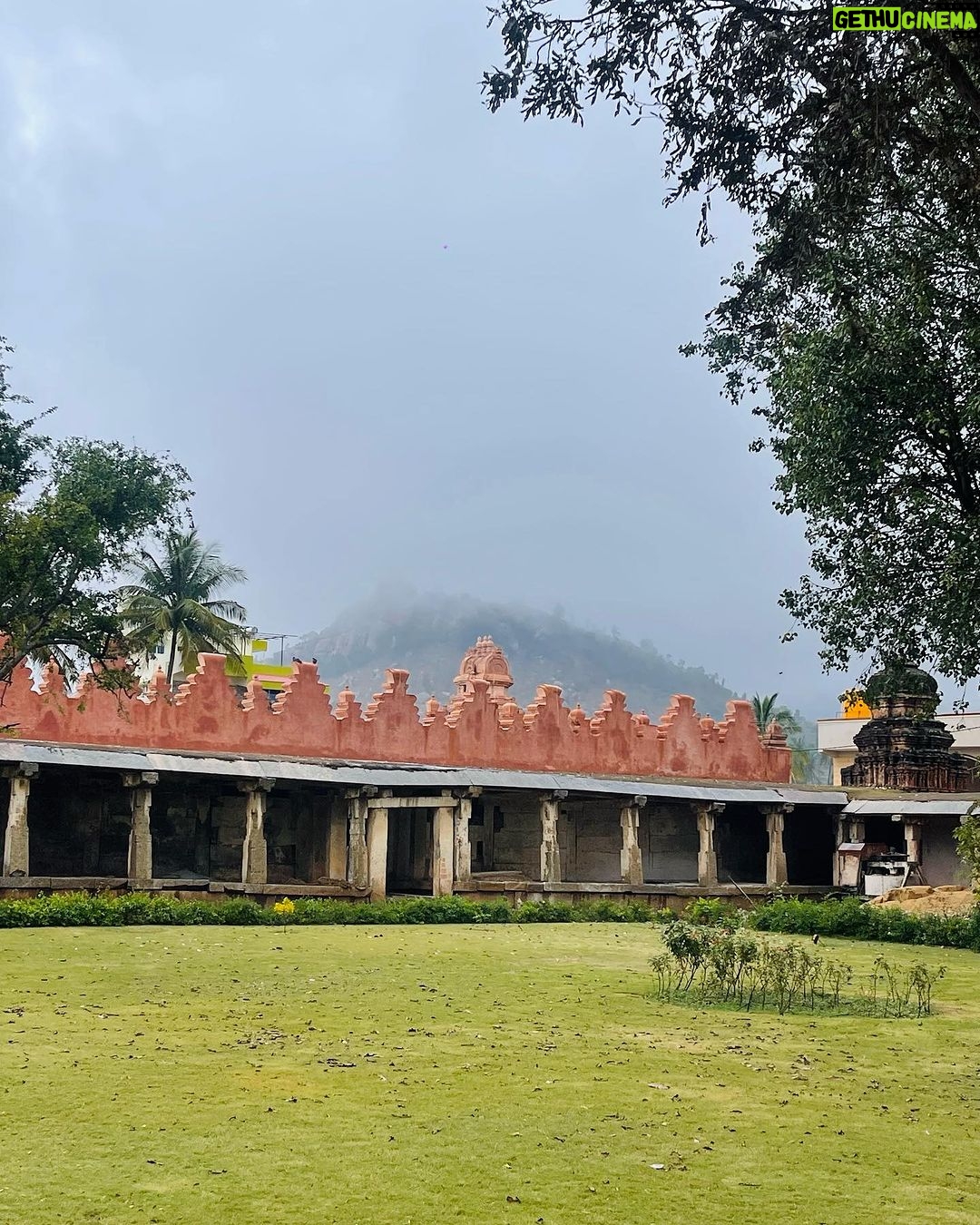 Pooja Sawant Instagram - Blessings are everywhere .. in every smile , in every tear and in every prayer πβ₯οΈπΈ be thankful to the universe for heavenly blessings.. even for the blessings you are unaware of β¨π« Bhogo Nandeeshwara Temple, Nandi Hills