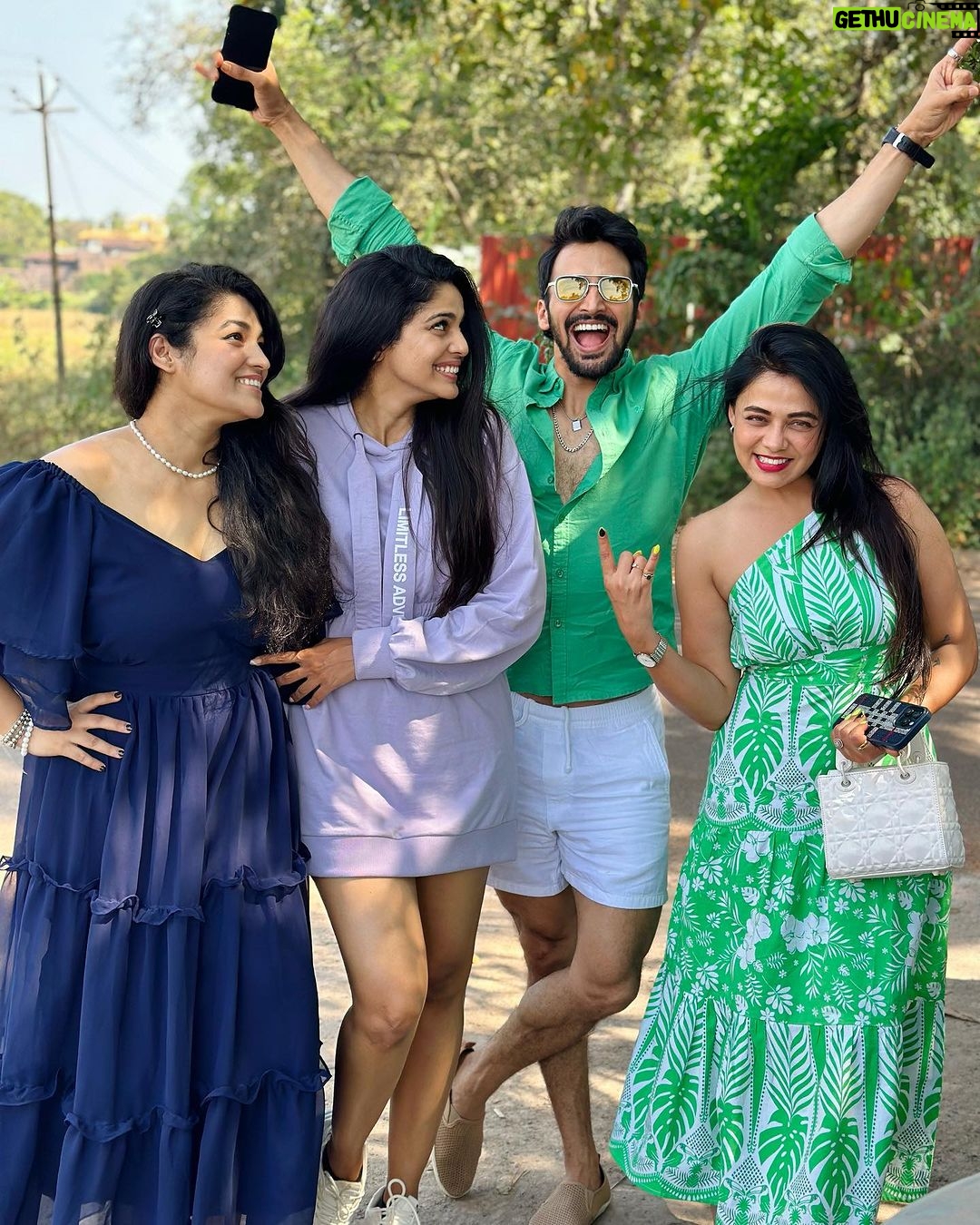 Pooja Sawant Instagram - Happy birthday Tumpa 🌸♥️ Cheers to more fun , more celebrations ,more memories and more love. Rise and shine my girl 🧿