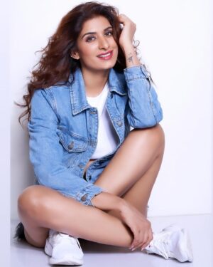 Poonam Dubey Instagram - “The purpose of our lives is to be happy.” …..
❤️
